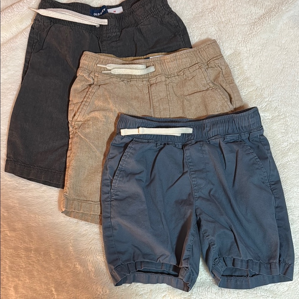 Old Navy Relaxed Fit Black and Tan Shorts with Drawstring Waist